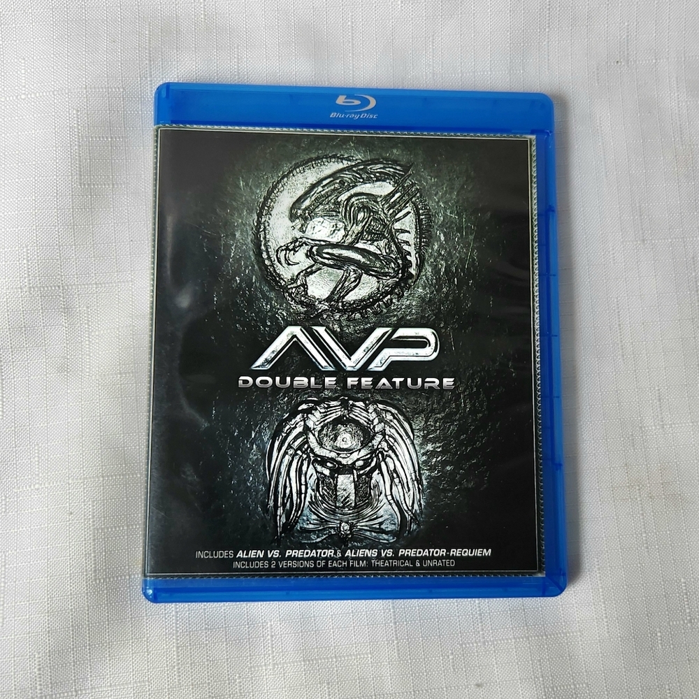 AVP: DOUBLE FEATURE Blu-Ray ALIEN VS PREDATOR + AVP: REQUIEM  MOVIES 2 DISCS